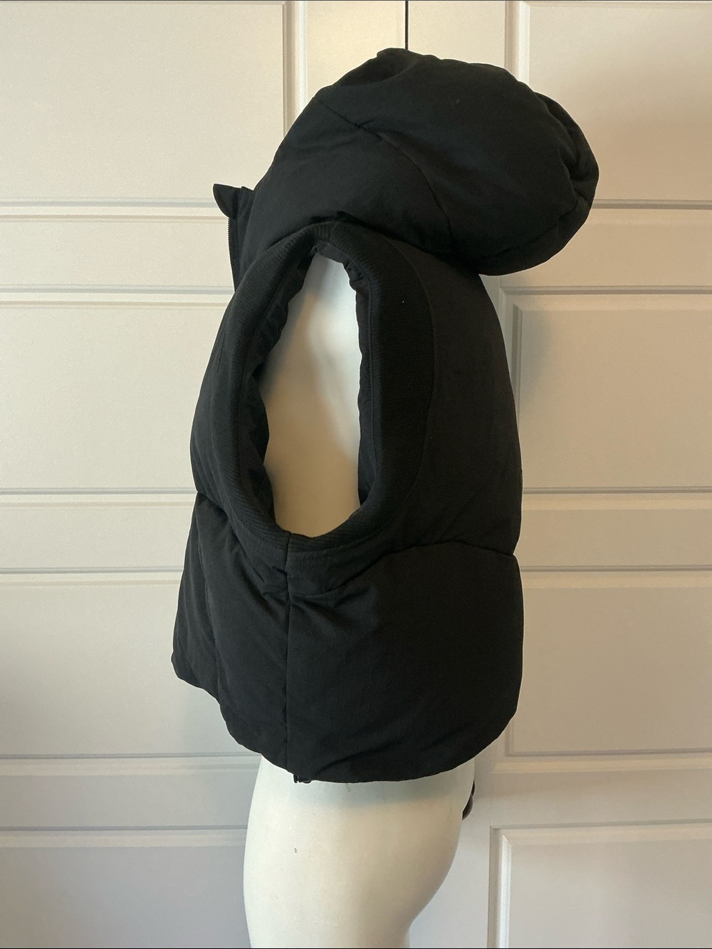 ALO Yoga Black Fast Lane Cropped Hooded Puffer Vest L - Picture 9 of 14